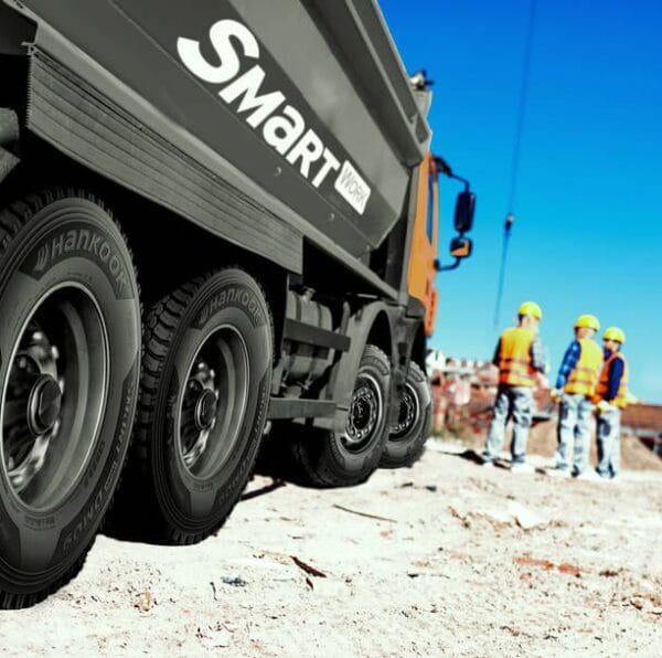 Factores clave para prolongar la vida útil de las llantas de camión