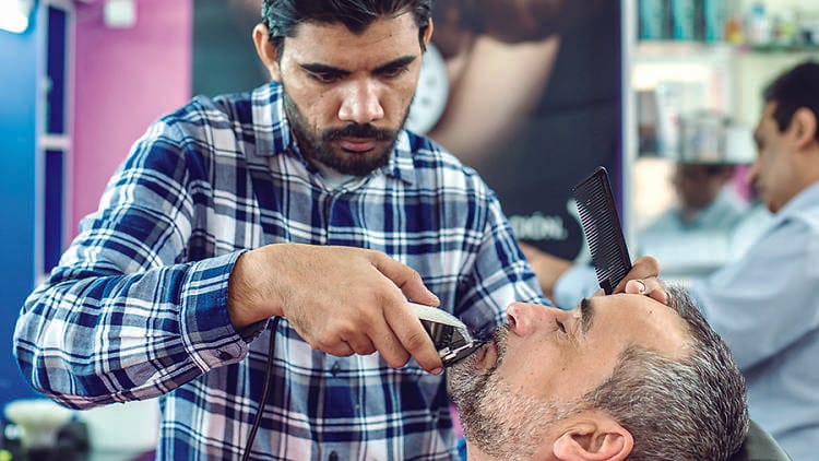 Qué diferencia una peluquería pakistaní de una peluquería tradicional?
