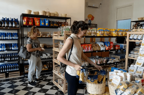 Características específicas de los supermercados cubanos en el extranjero