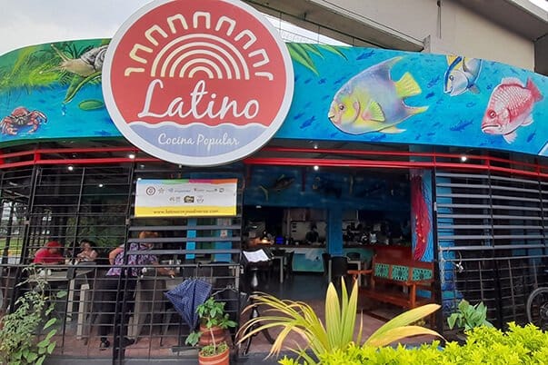 Donde puedo comer en un restaurant centro-americano