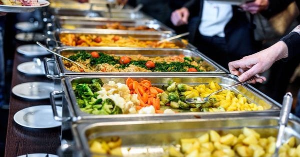 ¿Qué debo tener en cuenta antes de ir a un restaurante buffet?