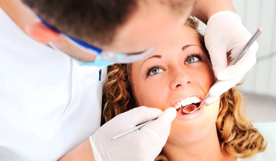 Claves para reconocer a un buen dentista para adultos