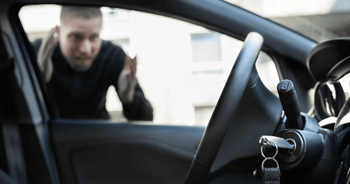 Cómo buscar un cerrajeo de autos en línea