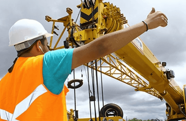 Las normativas de seguridad generales en el uso de grúas para camiones