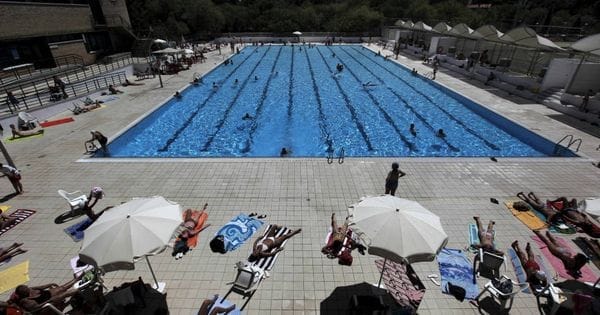 Los beneficios de tener una piscina comunitaria cercana Los beneficios de tener una piscina comunitaria cercana