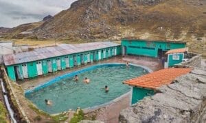 Piscinas termales cerca de mi ubicación