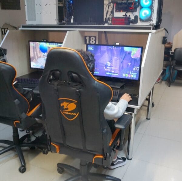 Quiénes requieren Internet e impresiones en un solo lugar