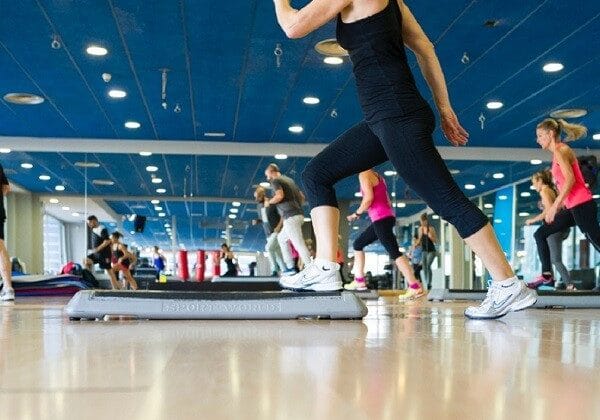 Cómo elegir el mejor gimnasio para clases de step en mi comunidad