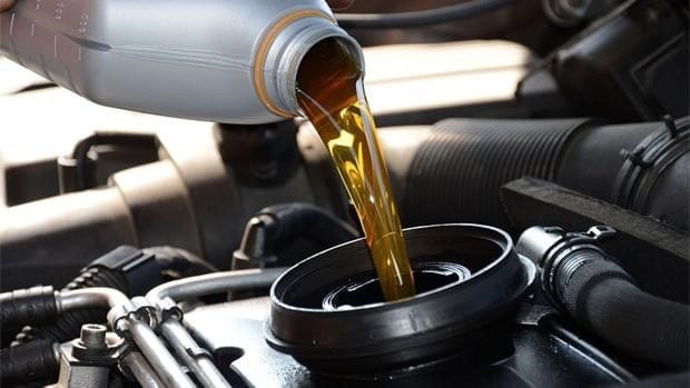 ¿Cada cuanto se realiza el cambio de aceite de un vehículo?