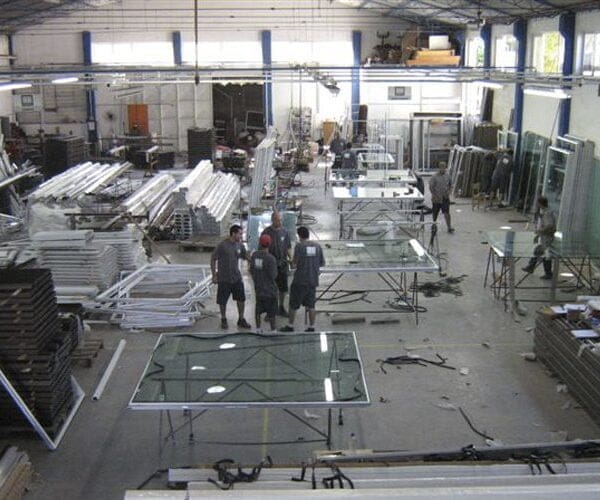 ¿Cómo funcionan las fábricas de aluminio? Conoce su modus operandi