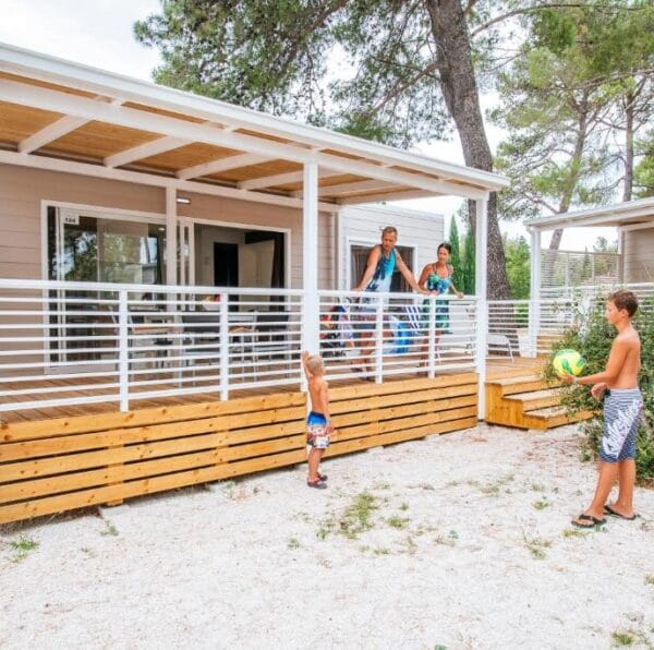 Cuáles son las ventajas de vivir en una traila con terreno