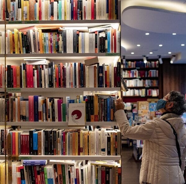 Cuáles son los beneficios de comprar en una librería de impresión