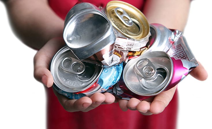 Es posible reciclar latas de aluminio en casa