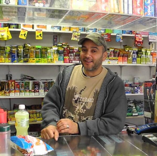 La diferencia entre bodega dominicana y supermercado convencional La diferencia entre bodega dominicana y supermercado convencional