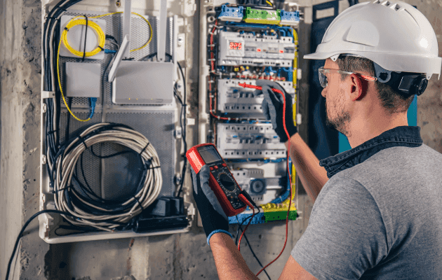 Electricista hispano cerca de mi ubicación