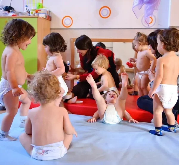 Guarderías para bebes vs. Cuidado en casa ¿Qué es mejor para tu hijo